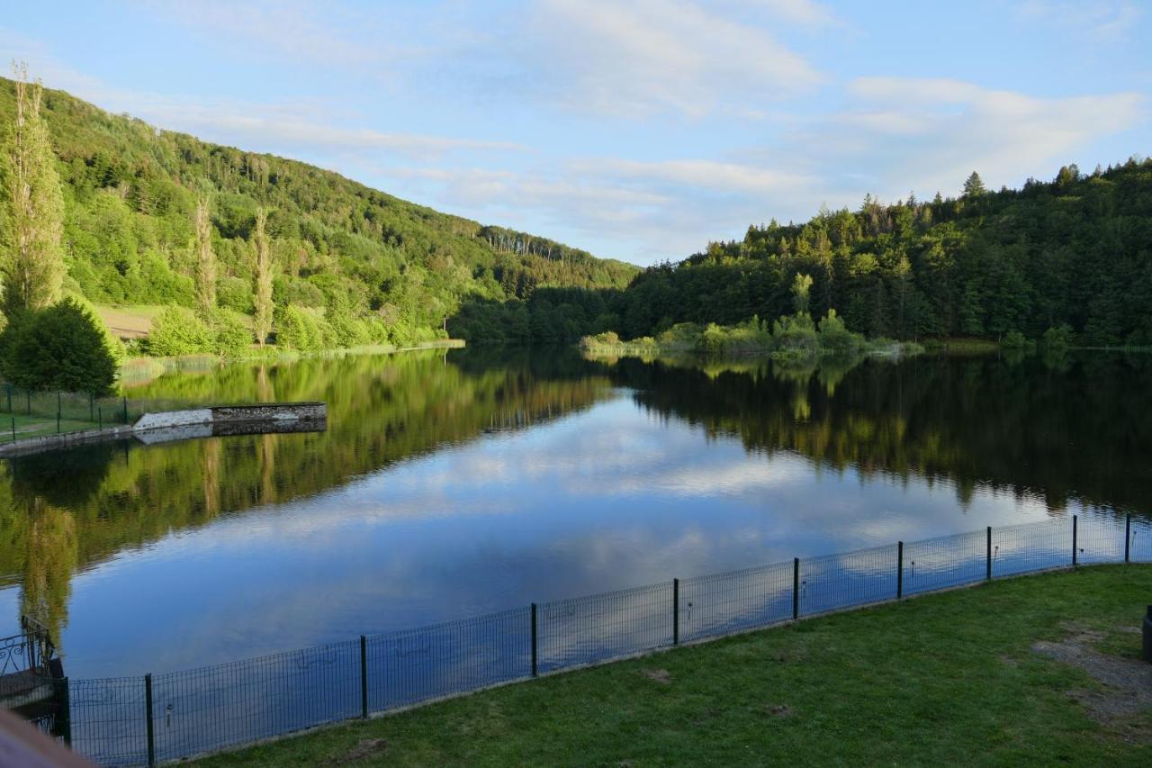Le Lac Des Moines Condat  Buitenkant foto