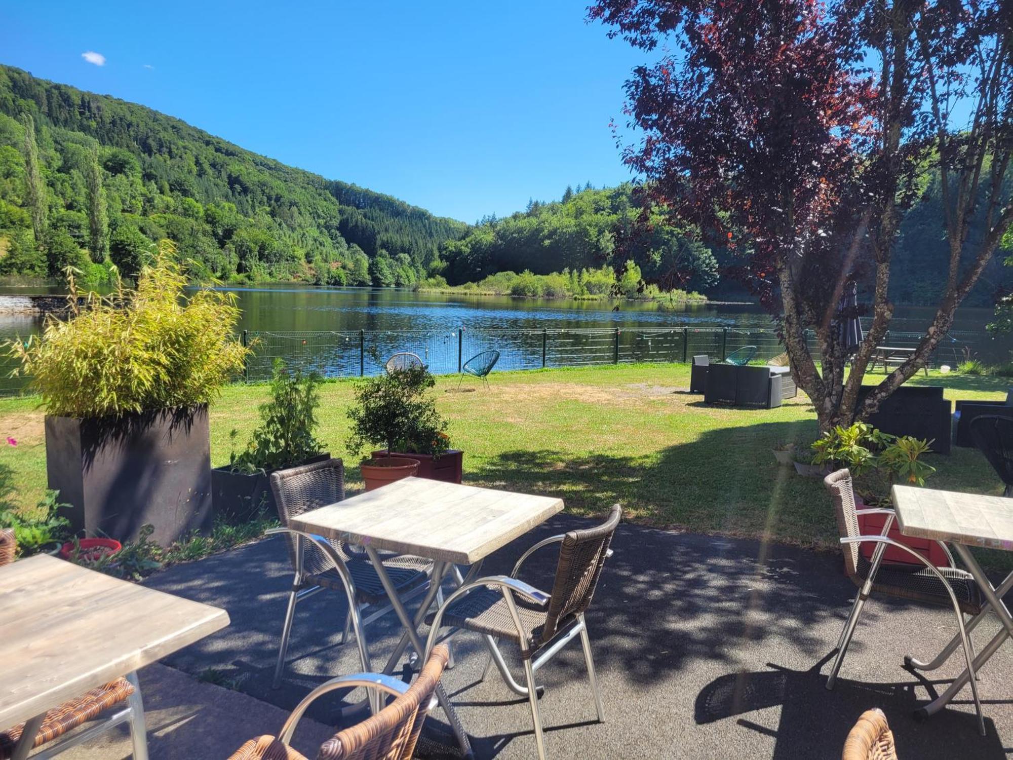 Le Lac Des Moines Condat  Buitenkant foto